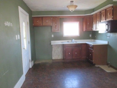 630 Maple St, Indiana, PA 15701 - photo 5