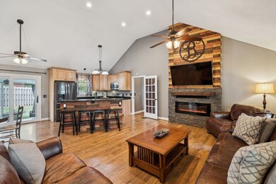 102 Steven Ct, Columbia, TN 38401 - photo 2