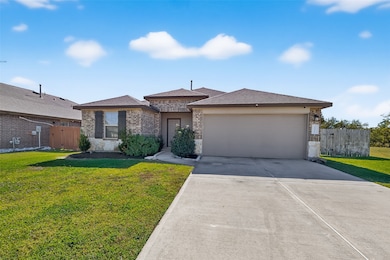 3311 Specklebelly Dr, Baytown, TX 77521 - photo 2