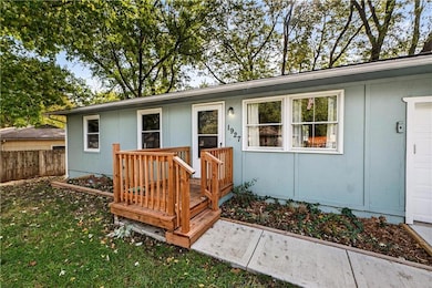 1927 Pottawatomie St, Leavenworth, KS 66048 - photo 3