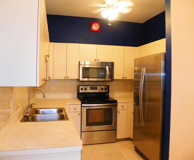 Eat-in Kitchen