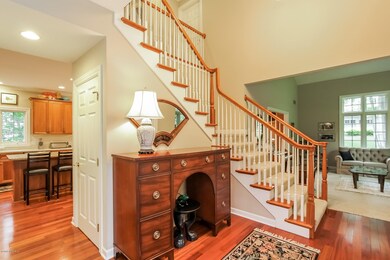004-Foyer-1887310-medium