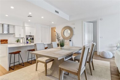 BEAUTIFUL DINING TABLE