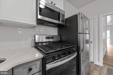 5328 Hedge St, Philadelphia, PA 19124 - photo 4