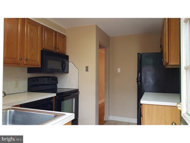 2340 W Greenleaf St, Allentown, PA 18104 - photo 7