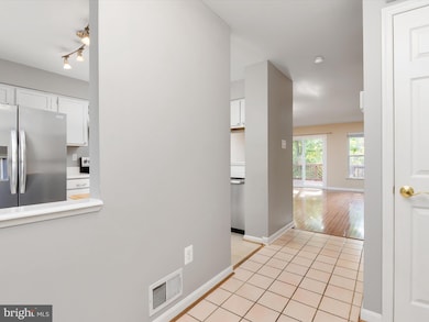 654 Lions Gate Ln, Odenton, MD 21113 - photo 7