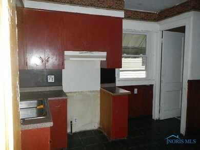 2037 Mansfield Rd, Toledo, OH 43613 - photo 6