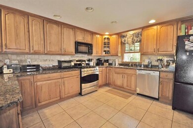 195 Standish Rd, Sagamore Beach, MA 02562 - photo 7