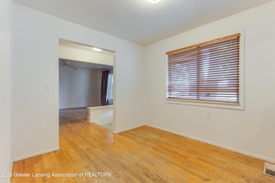 2039_Holly_Way_MAX-28