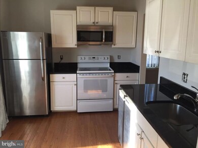 9540 Blake Ln, Fairfax, VA 22031 - photo 2