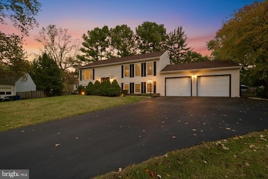 10217 Mckean Ct, Great Falls, VA 22066 - photo 3