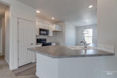 7052 S Catfish Creek Ave, Kuna, ID 83642 - photo 5