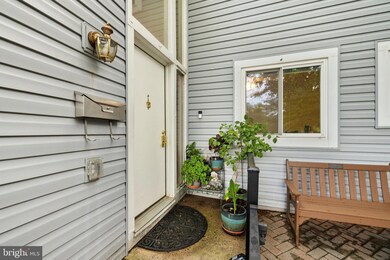 1522 Goldenrain Ct, Reston, VA 20190 - photo 7
