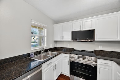 3417 Dragon View Ct, Valrico, FL 33594 - photo 6