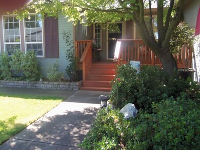 1362 Foxwood Dr, Medford, OR 97504 - photo 2