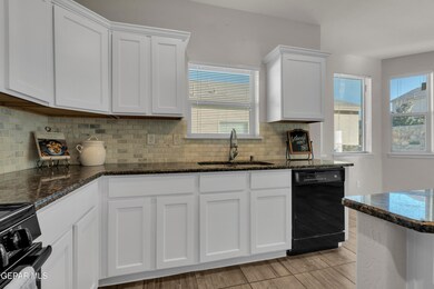 12852 Cruiser Ct, El Paso, TX 79928 - photo 7