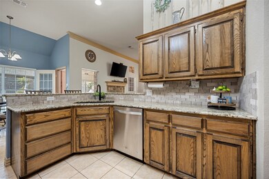 812 Bent Wood Ln, Cleburne, TX 76033 - photo 3