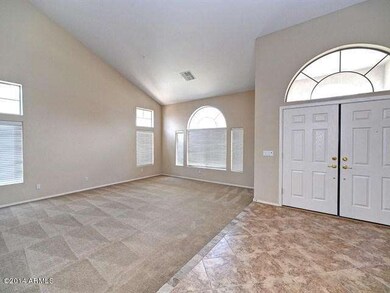 003_Living - Foyer