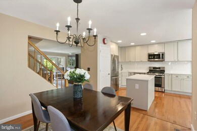 10618 Alison Dr, Burke, VA 22015 - photo 6