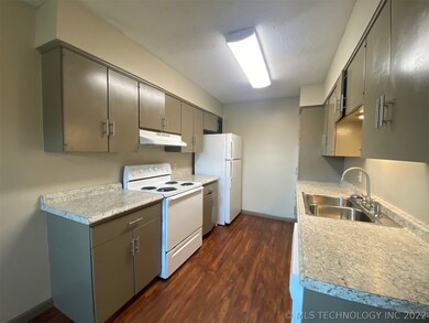 6008 S Madison Place, Tulsa, OK 74105 - photo 6