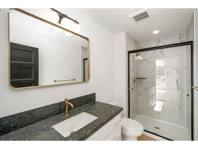 6061 NE Simpson St, Portland, OR 97218 - photo 6