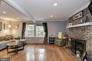 8657 Bent Arrow Ct, Springfield, VA 22153 - photo 3