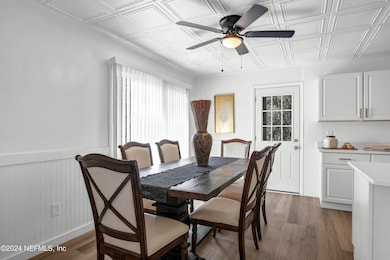 03 Dining Area