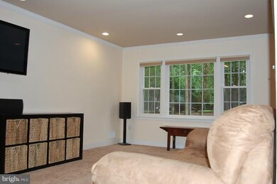 12326 Coleraine Ct, Reston, VA 20191 - photo 4