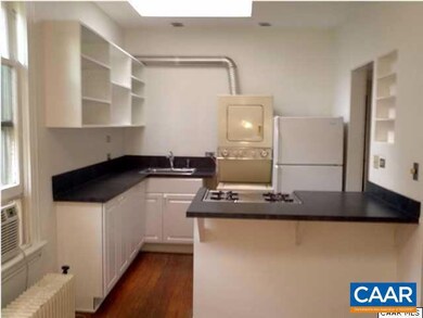 405 Altamont St unit UP, Charlottesville, VA 22902 - photo 2