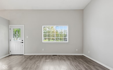 8312 Devonshire Rd, Columbus, IN 47201 - photo 6