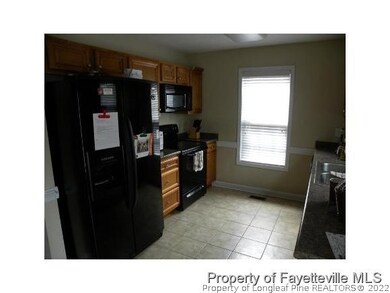 1530 Stonewood Dr, Fayetteville, NC 28306 - photo 4