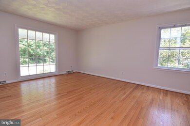 23652 Kingston Creek Rd, California, MD 20619 - photo 5