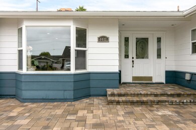 4427 Hope St-005-028-Front Entry Detail-