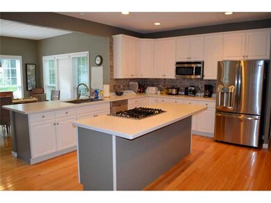 236 Fieldstone Ln, Saunderstown, RI 02874 - photo 5