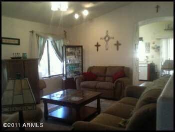 Greenlee great room to kitchen