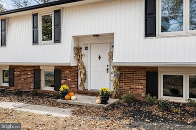 1189 Foxview Rd, Pottstown, PA 19465 - photo 5