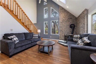 571 Weaver Hill Rd, West Greenwich, RI 02817 - photo 3