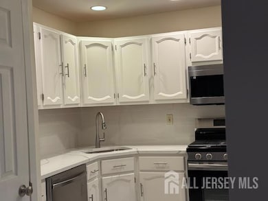 31 Gate House Ln unit 31, Edison, NJ 08820 - photo 7