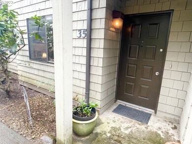 35 Crestfield Ct, Lake Oswego, OR 97035 - photo 2