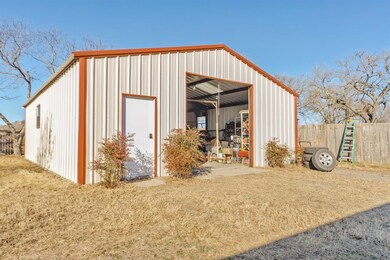 122 Lazy Meadow Ct, Springtown, TX 76082 - photo 4