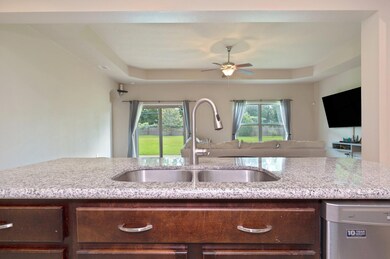 5-web-or-mls-2428 cumberland way-09