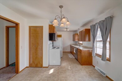 303 Church St, Brooklyn, WI 53521 - photo 7