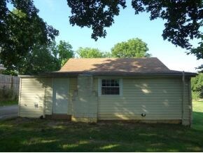 933 Hopson St, Johnson City, TN 37601 - photo 2