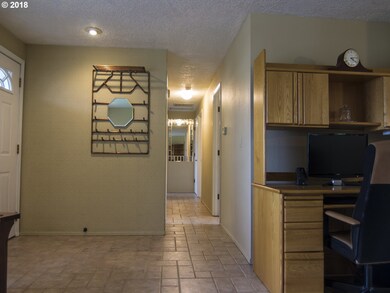 2509 SW Indian Mary Ct, Troutdale, OR 97060 - photo 5