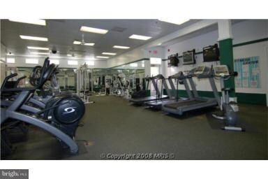 8736 Orchard Green Ct, Odenton, MD 21113 - photo 5