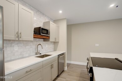 83 GCR 8400 A5_KitchenD