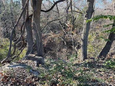 1319 N Wolfe Ln, Ada, OK 74820 - photo 6