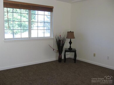2132 SW 33rd St, Redmond, OR 97756 - photo 3