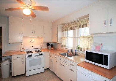 3218 Hampshire Rd, Erie, PA 16506 - photo 4