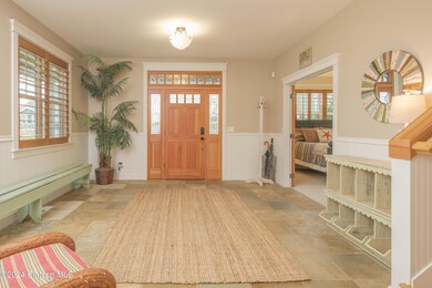 Entry/Foyer